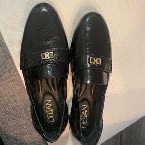 DELAN Black Loafers for Women